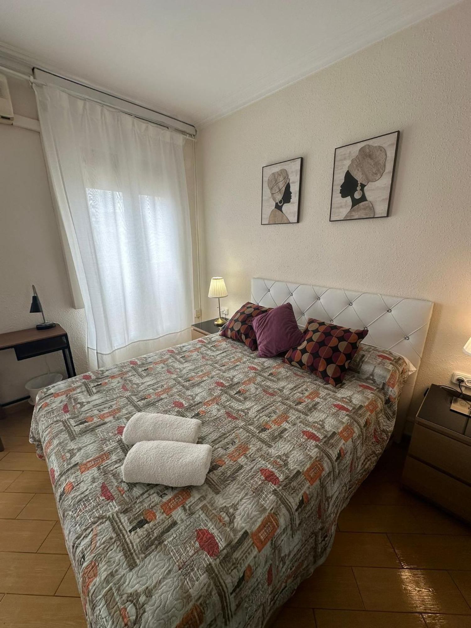 Rooms Nueva Valencia Barcelona Eksteriør billede