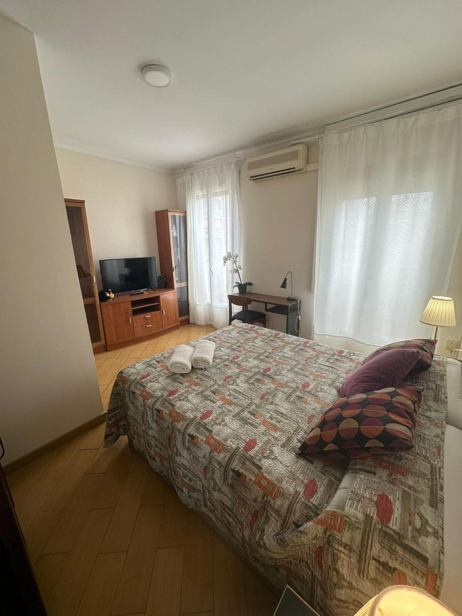 Rooms Nueva Valencia Barcelona Eksteriør billede